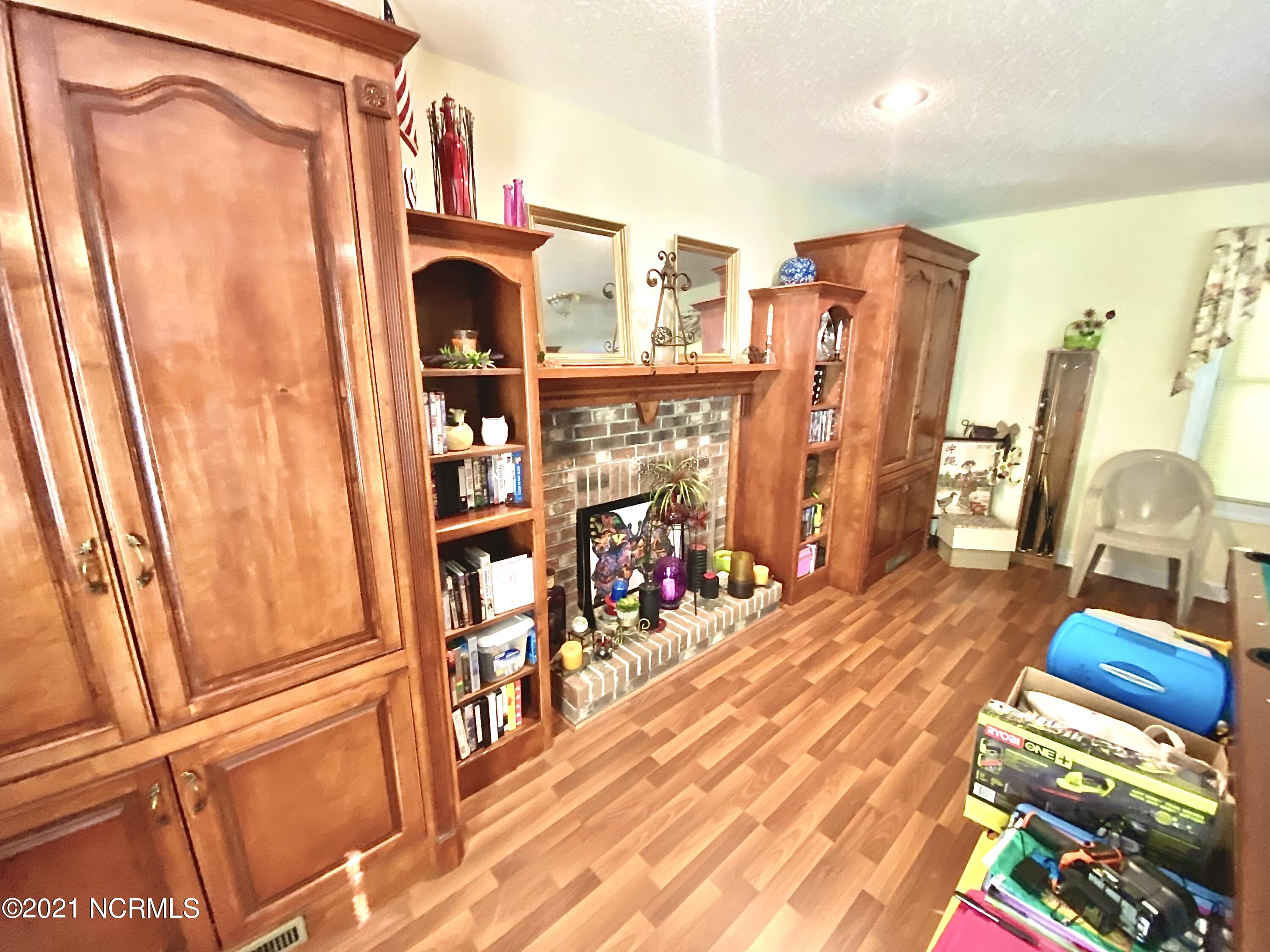 1032 Quill Moore Road Clarkton, NC 28433 - Photo 16 of 72 Custom Built Ins/ Fireplace