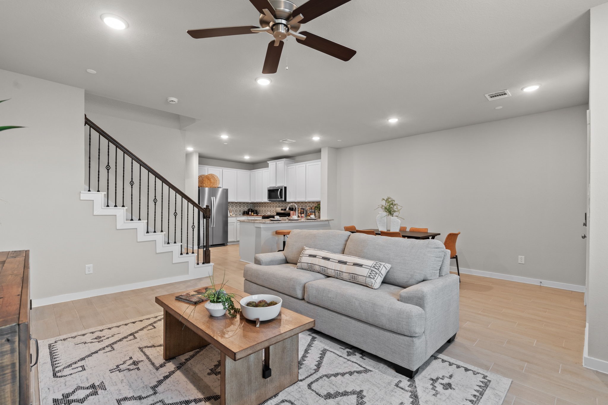 2778 Mariposa Crk Drive, Unit 2 Rosharon, TX 77583 - Photo 4 of 30 Picture welcoming friends and family with smiles and laughter, or perhaps just enjoying a quiet moment as you sip your morning coffee, taking in the beauty of your new space.