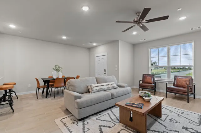 $239,990 | 2778 Mariposa Crk Drive, Unit 2, Rosharon, TX 77583