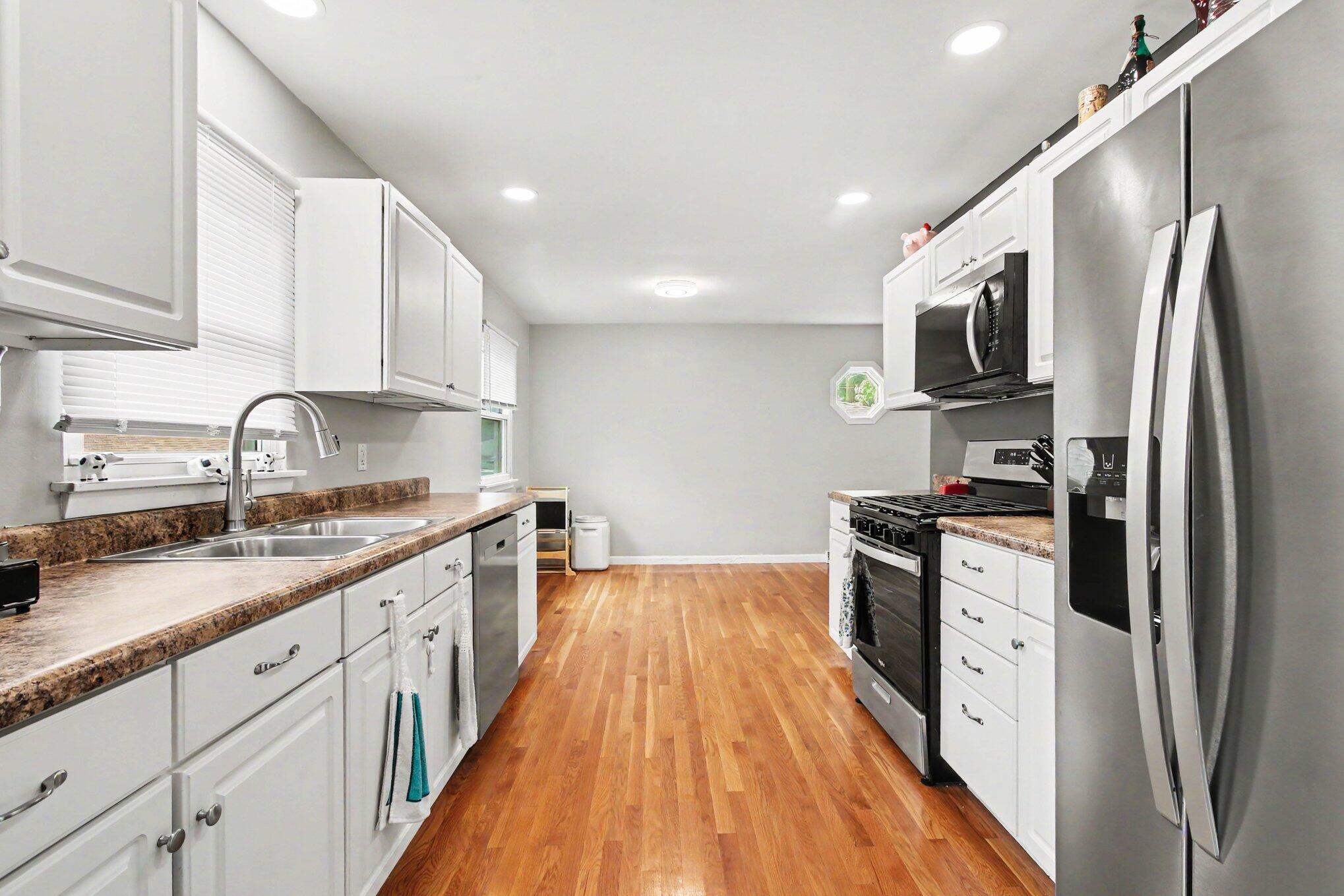 1033 South Decatur Street Hobart, IN 46342 - Photo 10 of 26 2038x1359