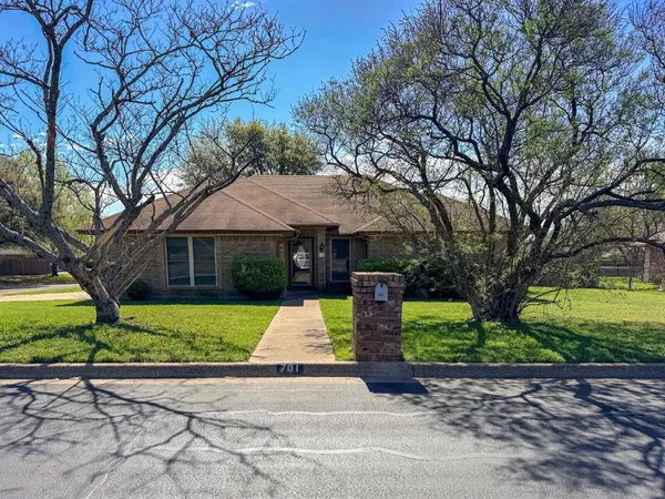 $1,995 | 701 Daniels Drive, Crowley, TX 76036
