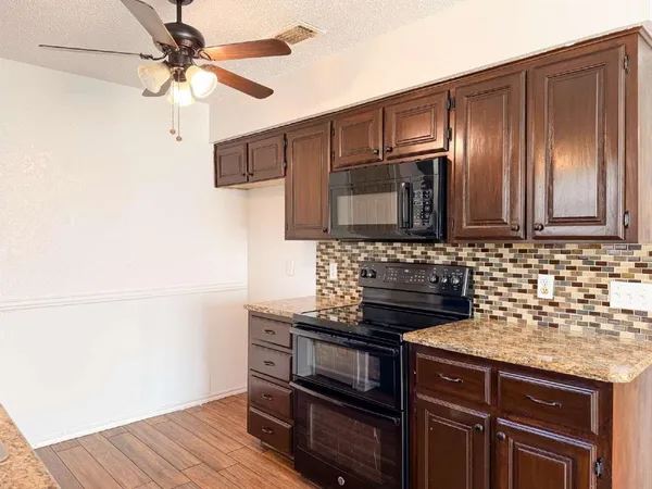 $1,995 | 701 Daniels Drive, Crowley, TX 76036