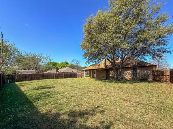 $1,995 | 701 Daniels Drive, Crowley, TX 76036
