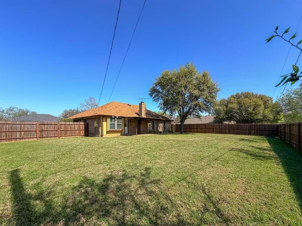 $1,995 | 701 Daniels Drive, Crowley, TX 76036