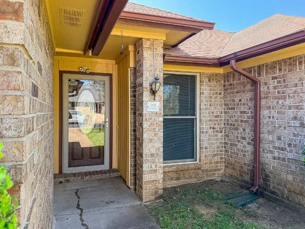 $1,995 | 701 Daniels Drive, Crowley, TX 76036