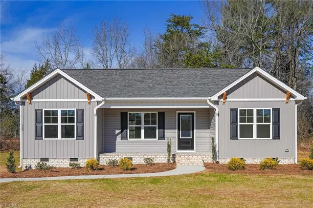 $274,900 | 529 Grooms Road, Reidsville, NC 27320
