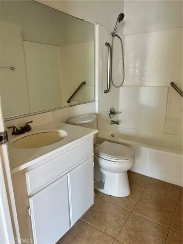 $2,400 | 14801 Nordhoff Street, Panorama City, CA 91402