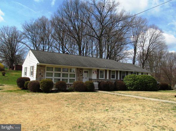 408 Buchert Road Pottstown, PA 19464 - Photo 2 of 19 Gallery Image 2