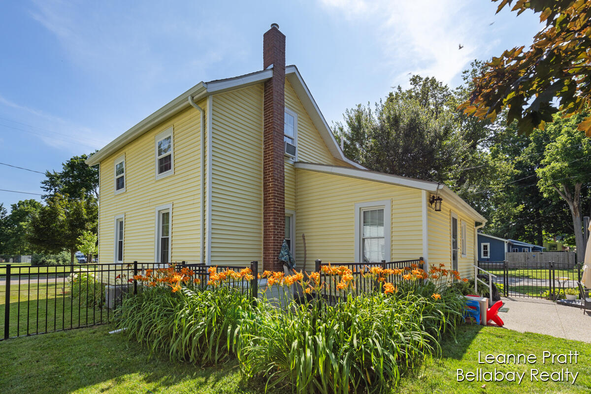 401 East State Road Hastings, MI 49058 - Photo 3 of 20 IMG_1016
