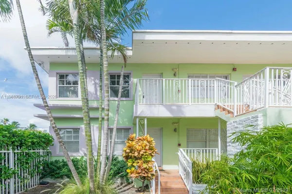 $2,500 | 915 8th Street, Unit 201, Miami Beach, FL 33139