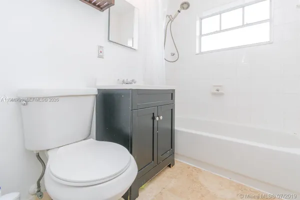 $2,500 | 915 8th Street, Unit 201, Miami Beach, FL 33139