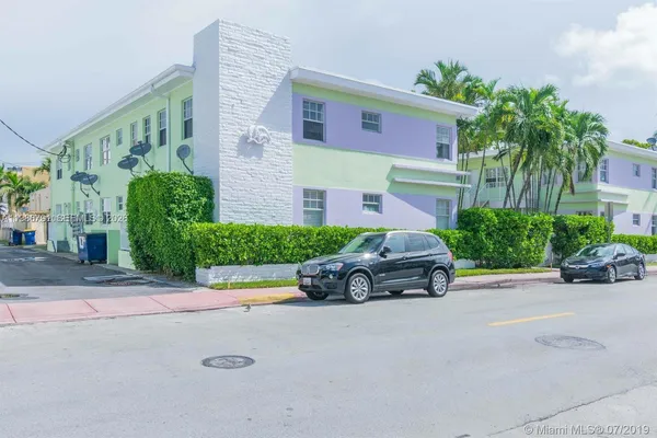 $2,500 | 915 8th Street, Unit 201, Miami Beach, FL 33139