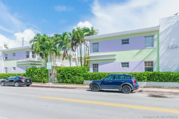 $2,500 | 915 8th Street, Unit 201, Miami Beach, FL 33139