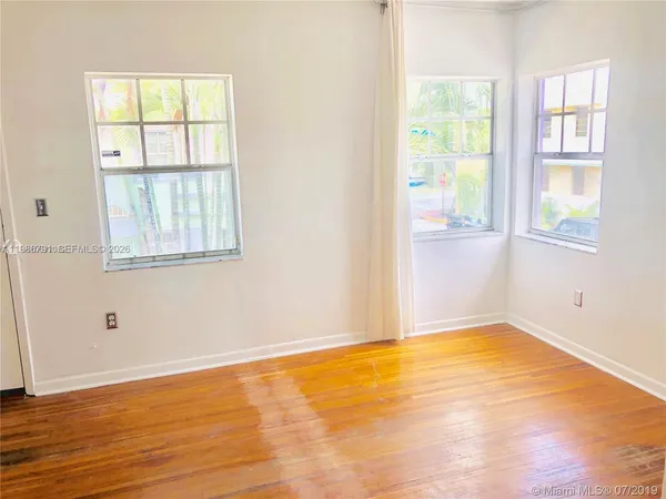 $2,500 | 915 8th Street, Unit 201, Miami Beach, FL 33139