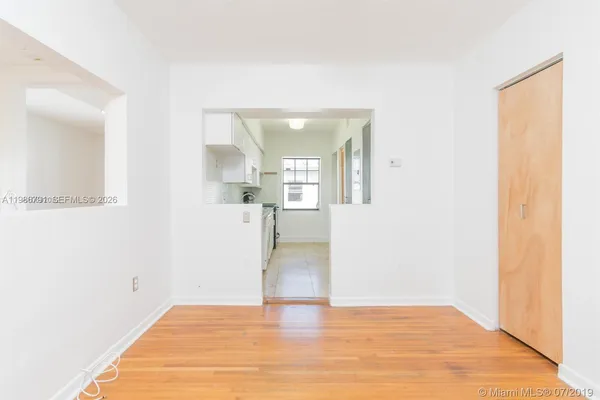 $2,500 | 915 8th Street, Unit 201, Miami Beach, FL 33139