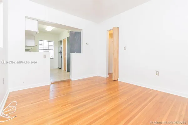 $2,500 | 915 8th Street, Unit 201, Miami Beach, FL 33139