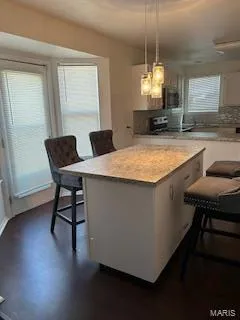 $427,900 | 1860 Chateau Du Mont Drive, Florissant, MO 63031