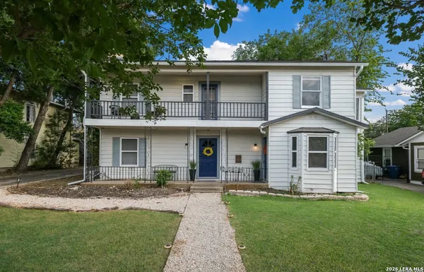 $2,400 | 422 Pershing Avenue, Unit B, San Antonio, TX 78209