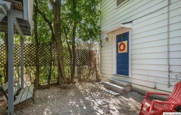 $2,400 | 422 Pershing Avenue, Unit B, San Antonio, TX 78209