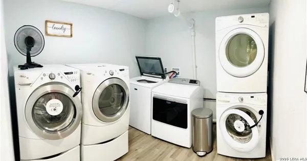 $2,400 | 422 Pershing Avenue, Unit B, San Antonio, TX 78209