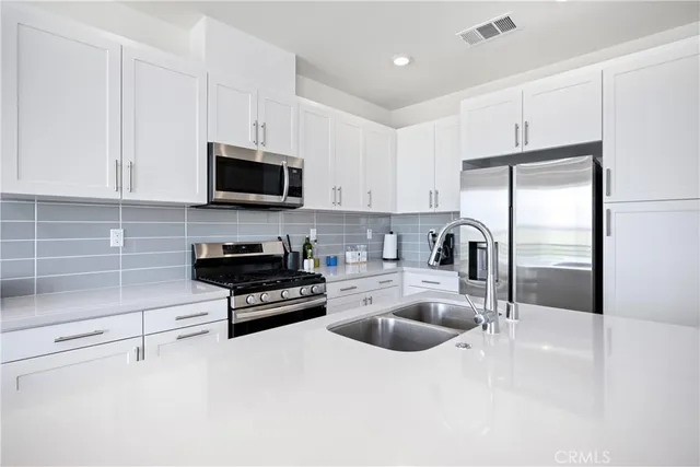 $519,000 | 3620 South Allston Paseo, Unit 8, Ontario, CA 91761