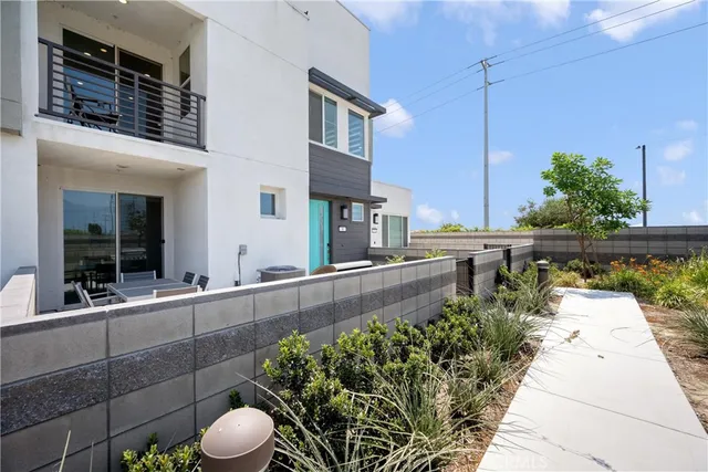 $519,000 | 3620 South Allston Paseo, Unit 8, Ontario, CA 91761