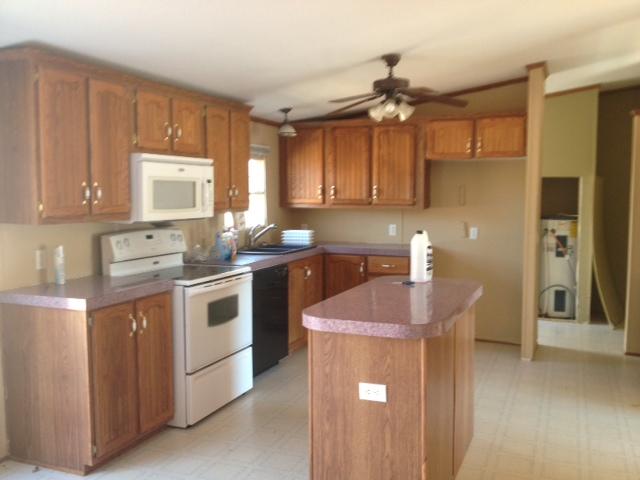 402 Ribbon Branch Road Dover, TN 37058 - Photo 3 of 15 Nice, open kitchen with work island.