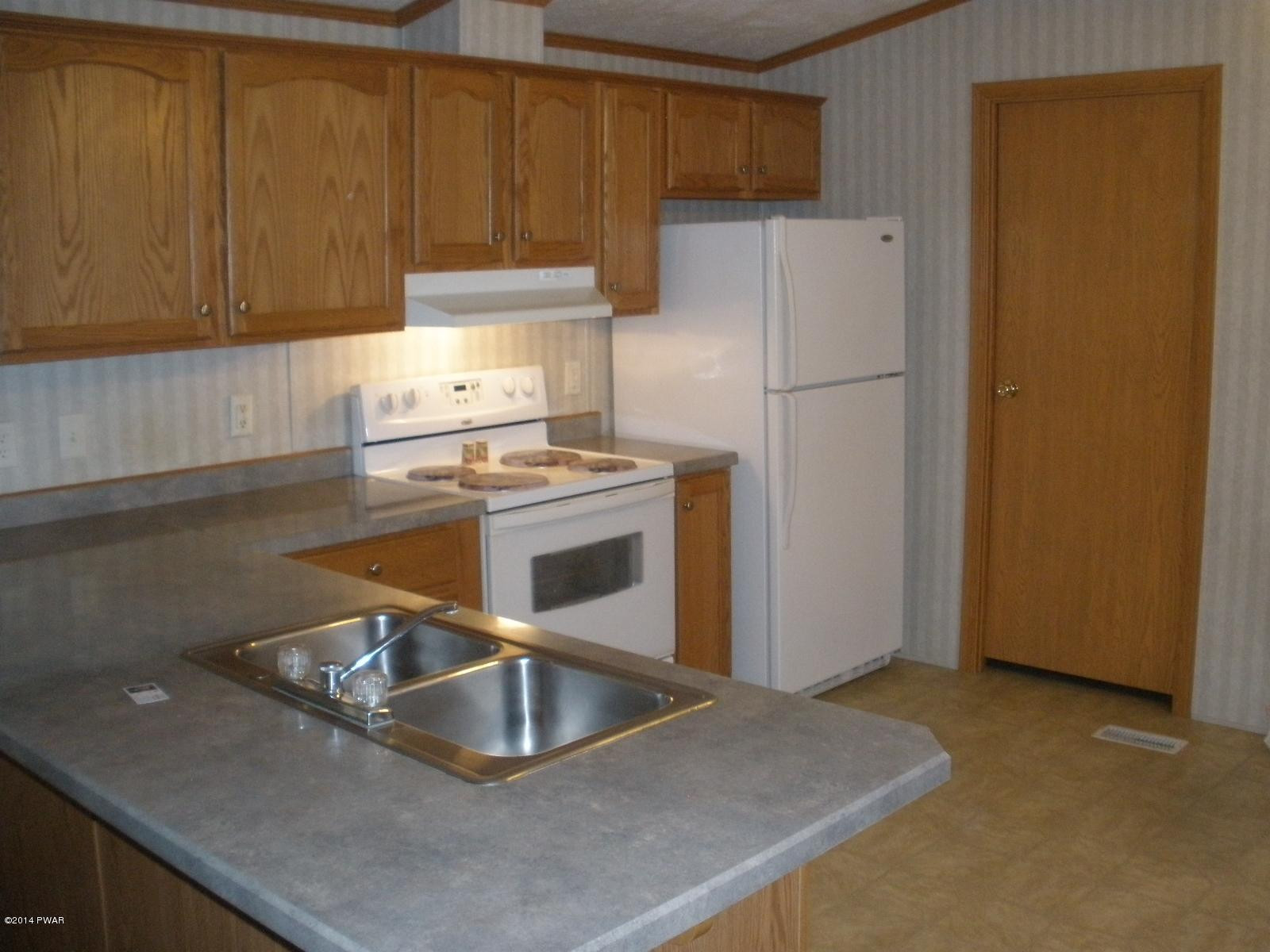 8 Warrings Road Honesdale, PA 18431 - Photo 4 of 18