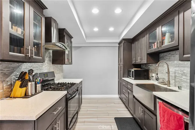 $659,000 | 17500 Sherman Way, Unit 102, Van Nuys, CA 91406