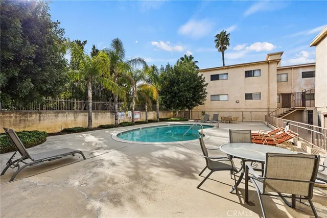 $659,000 | 17500 Sherman Way, Unit 102, Van Nuys, CA 91406