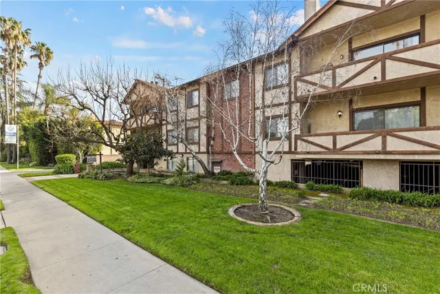 $659,000 | 17500 Sherman Way, Unit 102, Van Nuys, CA 91406
