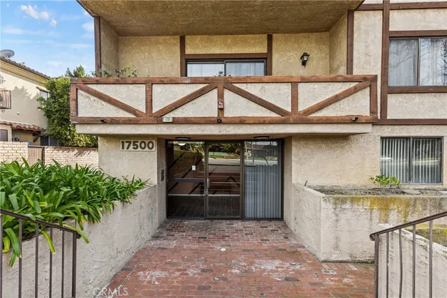 $659,000 | 17500 Sherman Way, Unit 102, Van Nuys, CA 91406