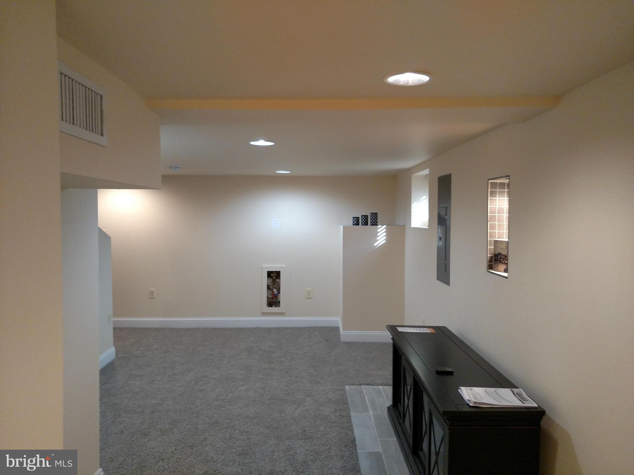 312 Sassafras Road Baltimore, MD 21221 - Photo 8 of 17 Family Room