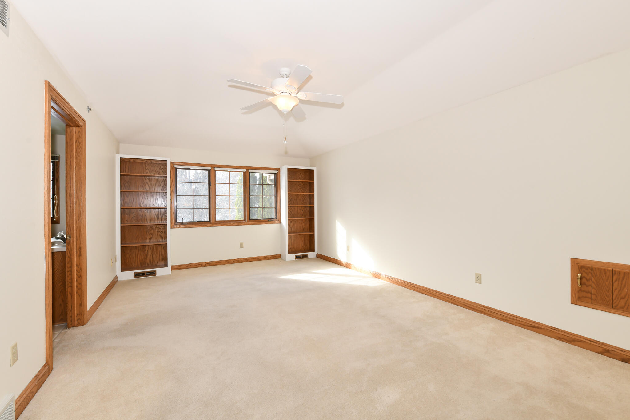 655 Mac Henry Circle, Unit B Brookfield, WI 53045 - Photo 27 of 36 Primary BR