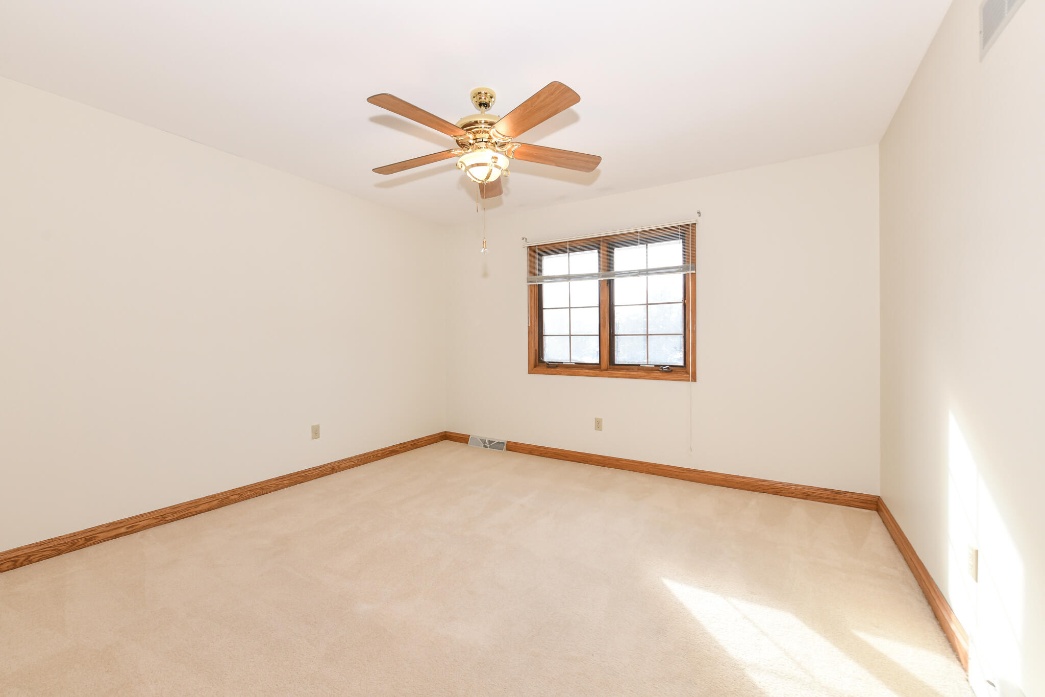 655 Mac Henry Circle, Unit B Brookfield, WI 53045 - Photo 28 of 36 BR