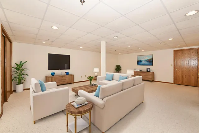 $350,000 | 655 Mac Henry Circle, Unit B, Brookfield, WI 53045