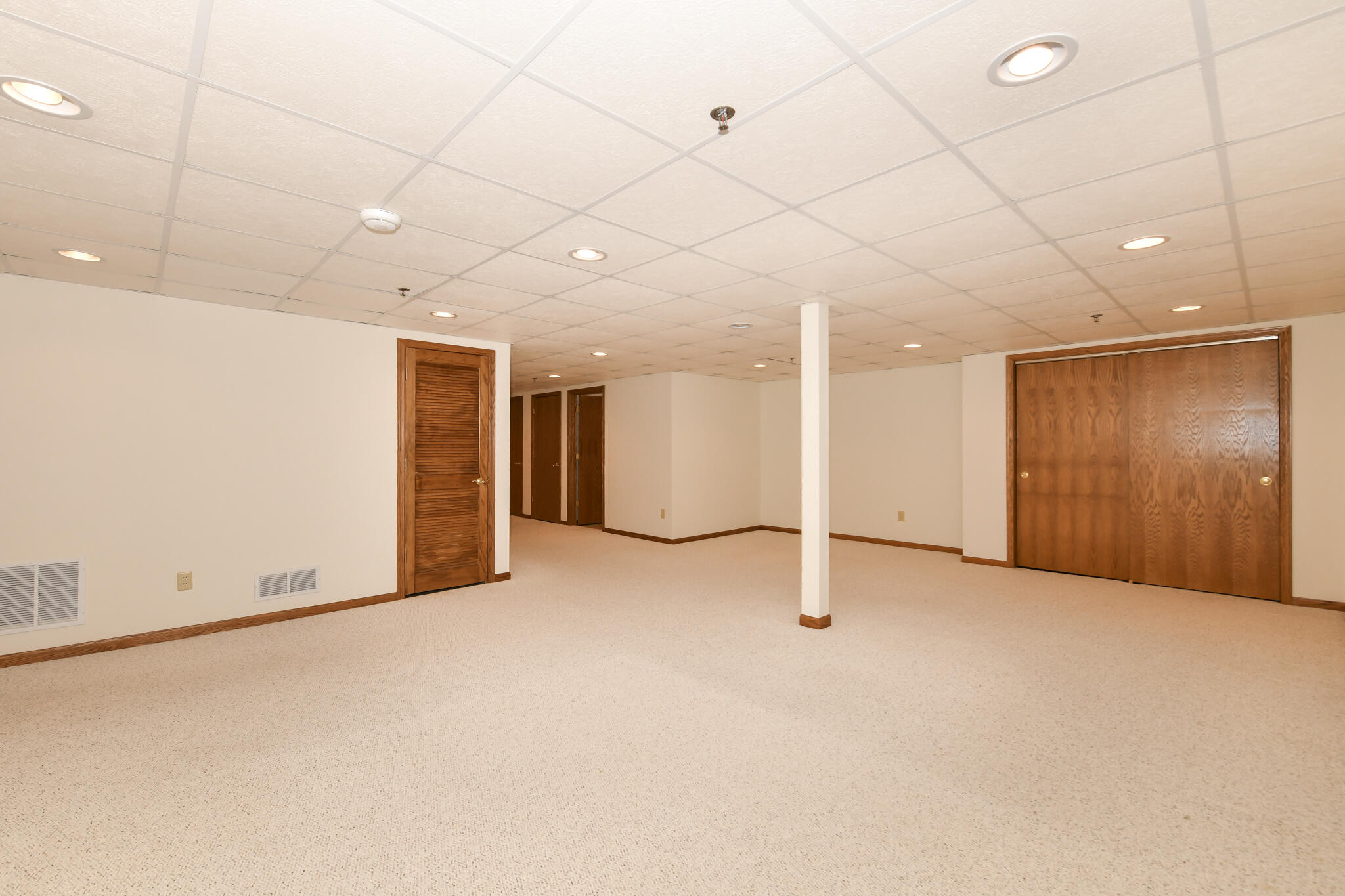 655 Mac Henry Circle, Unit B Brookfield, WI 53045 - Photo 33 of 36 LL 2