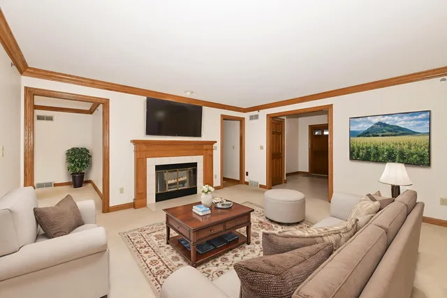 $350,000 | 655 Mac Henry Circle, Unit B, Brookfield, WI 53045