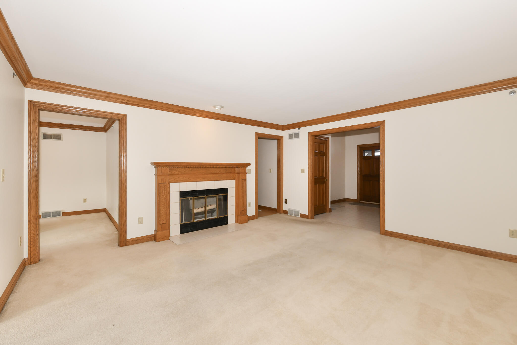 655 Mac Henry Circle, Unit B Brookfield, WI 53045 - Photo 6 of 36 Living Rm 2