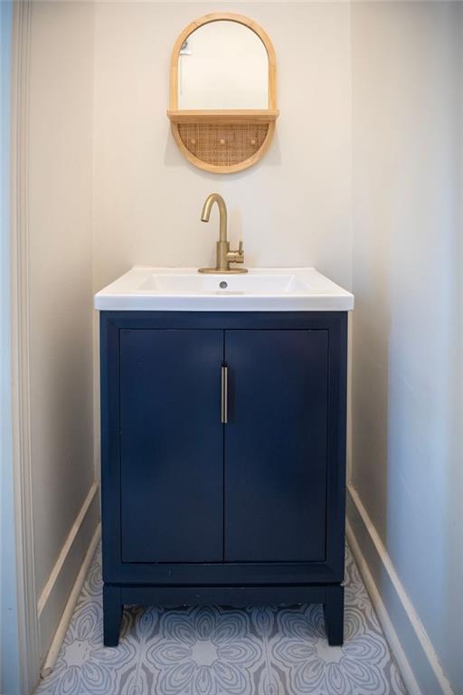 6418 Landview Road Pittsburgh, PA 15217 - Photo 21 of 40 a bathroom with a sink and a mirror