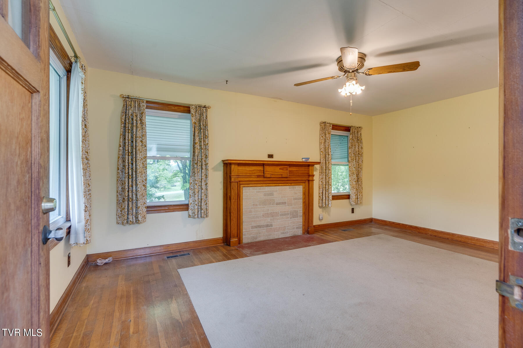 1344 Hilton Road Gate City, VA 24251 - Photo 5 of 31 004
