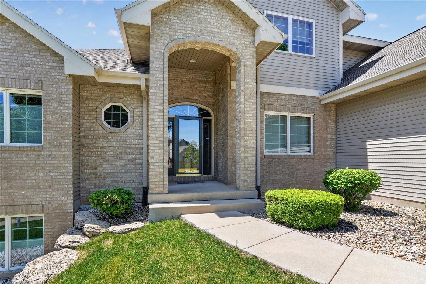 9101 Settlers Road Madison, WI 53717 - Photo 4 of 49