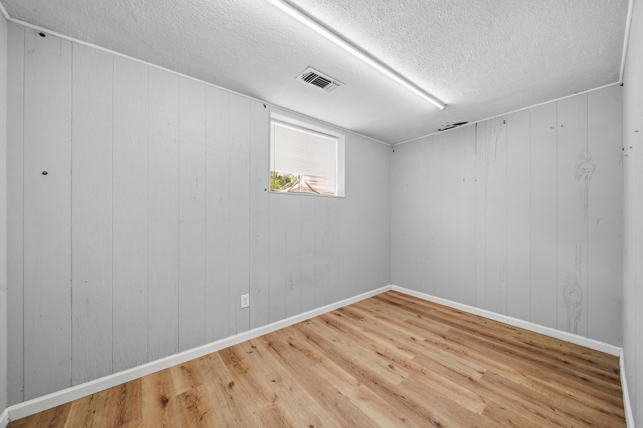 516 Cedar Bayou Road Baytown, TX 77520 - Photo 6 of 16 a view of room
