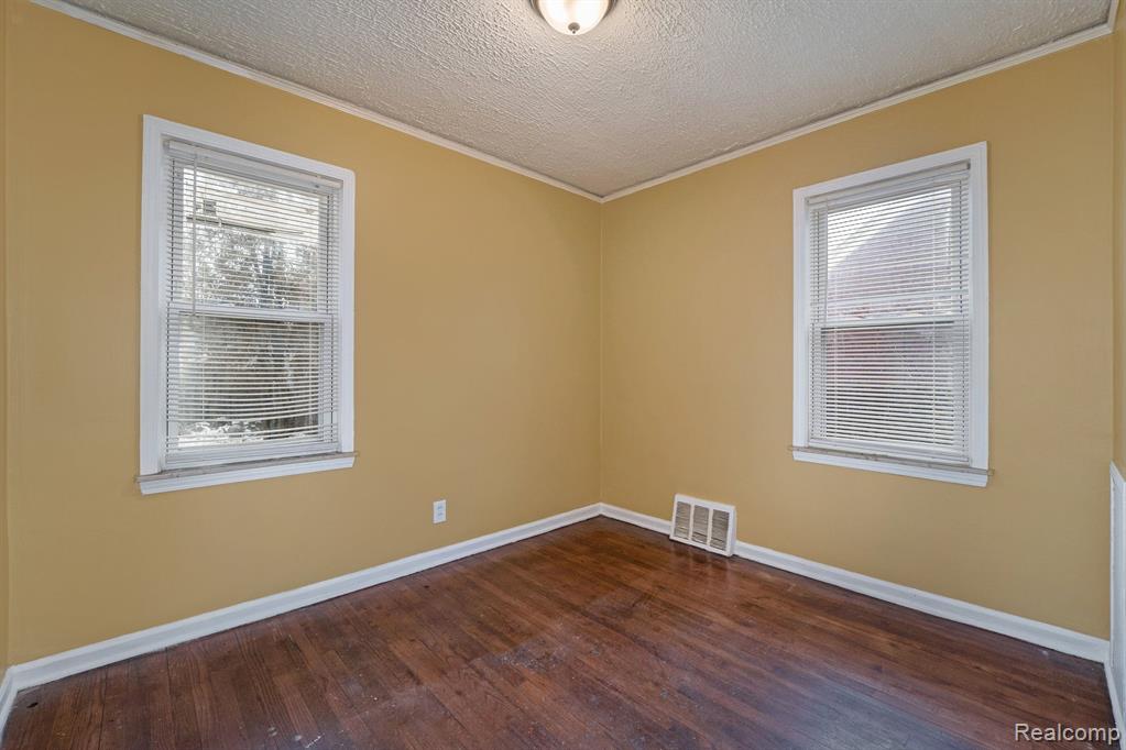 17550 Sunderland Road Detroit, MI 48219 - Photo 11 of 16