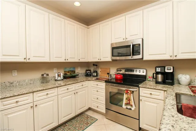 $4,995 | 9054 Capistrano Street North, Unit 4003, Naples, FL 34113