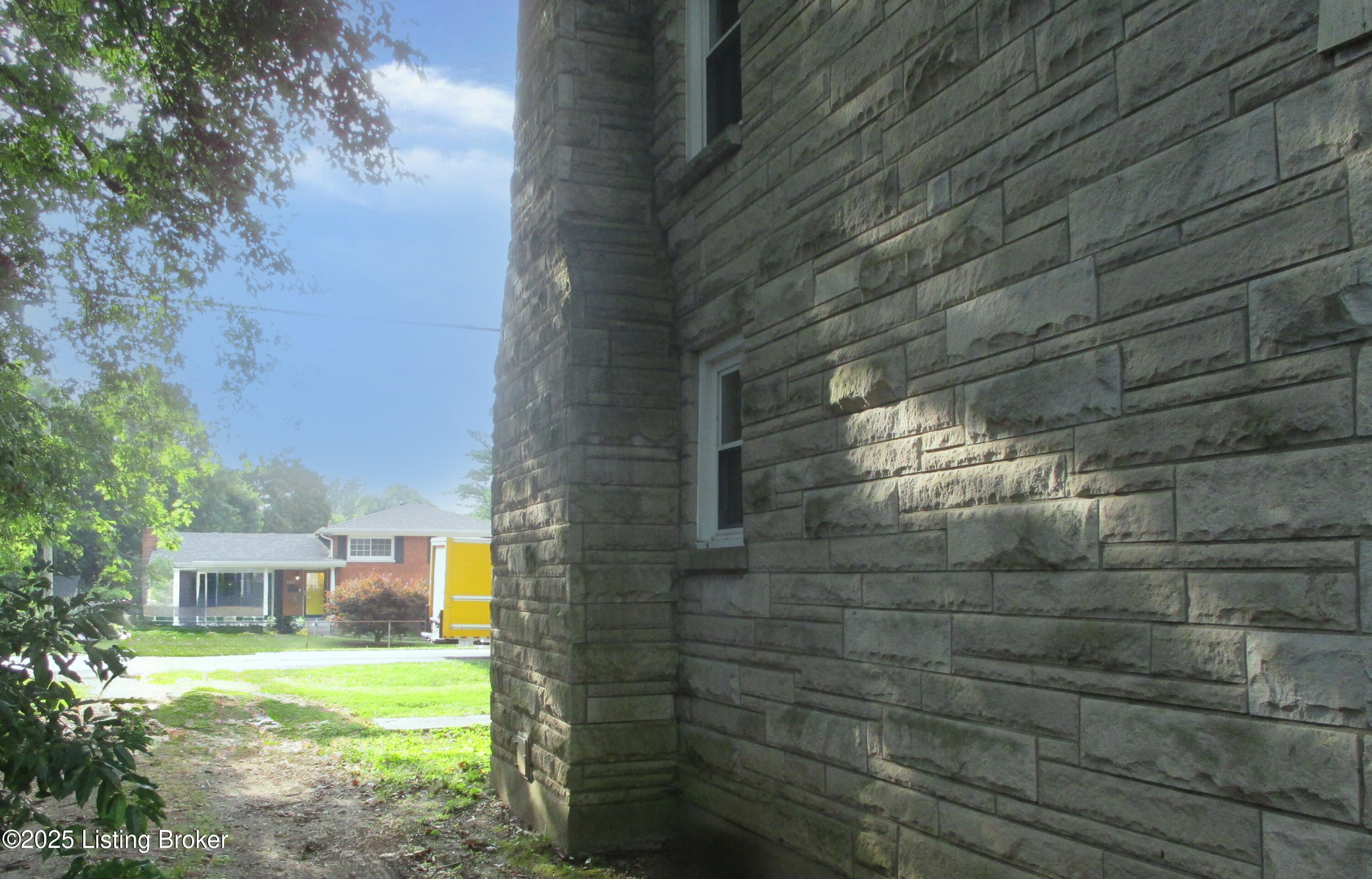 8114 Terry Road Louisville, KY 40258 - Photo 15 of 37 IMG_3224