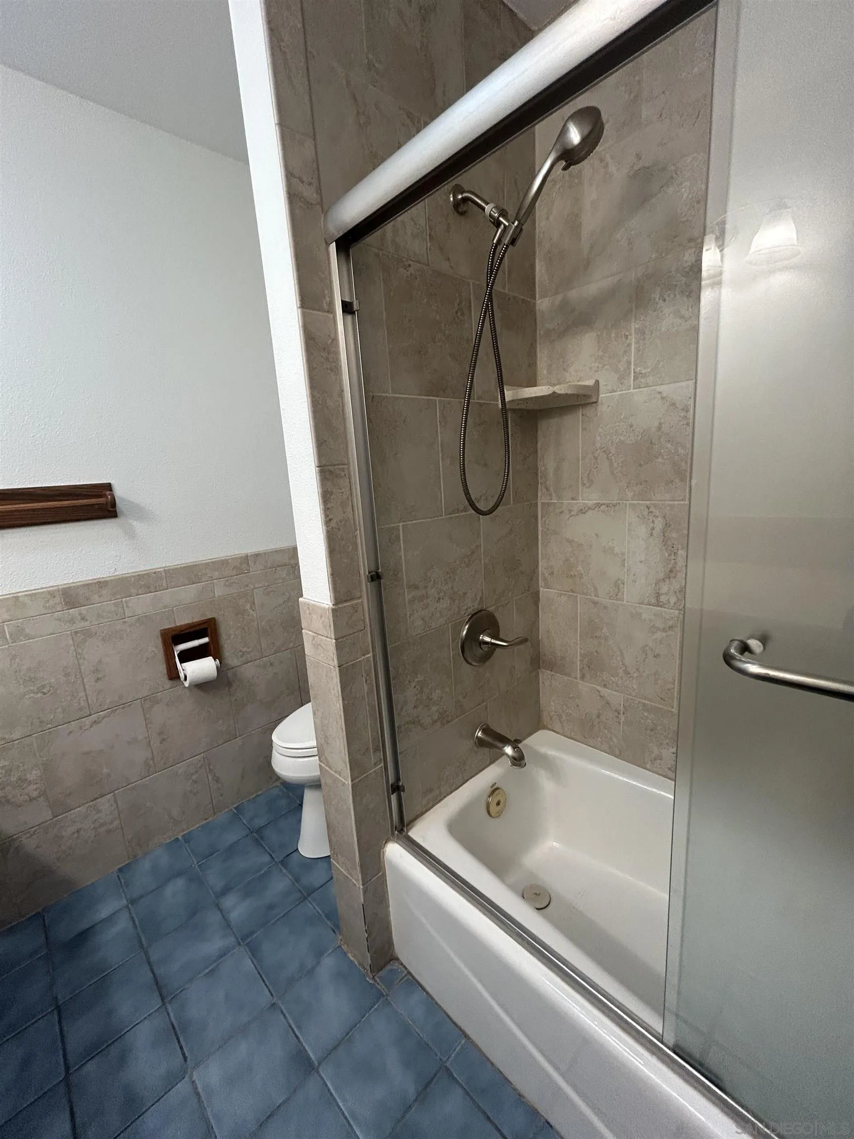 8821 Siwanoy Court Santee, CA 92071 - Photo 16 of 36