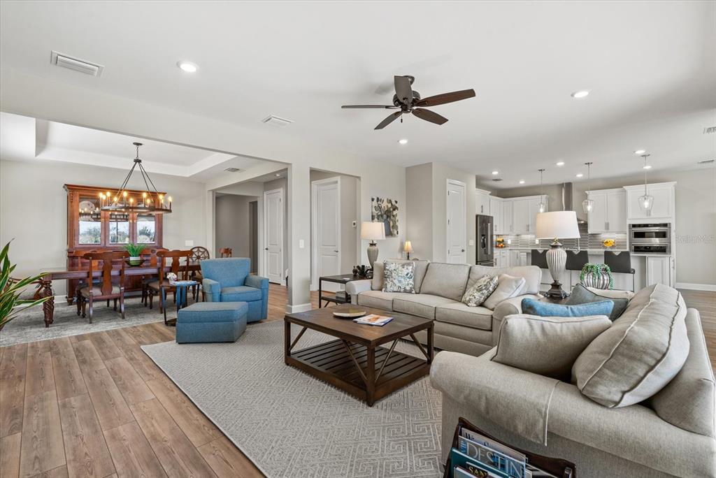 5925 Bluestar Court Lakewood Ranch, FL 34211 - Photo 11 of 52