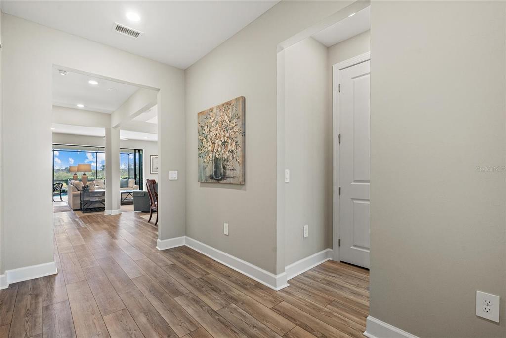 5925 Bluestar Court Lakewood Ranch, FL 34211 - Photo 7 of 52