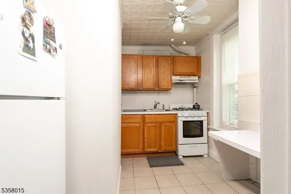 $2,150 | 389 Bloomfield Avenue, Unit 7, Caldwell, NJ 07006